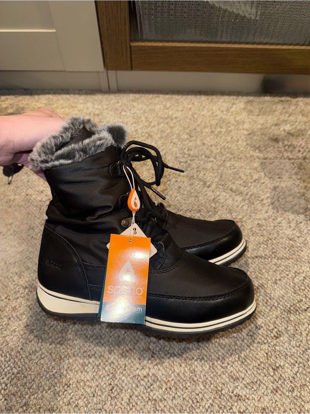 Sporto NWT Black Winter Lace-Up Boots with Gray Faux Fur Collar